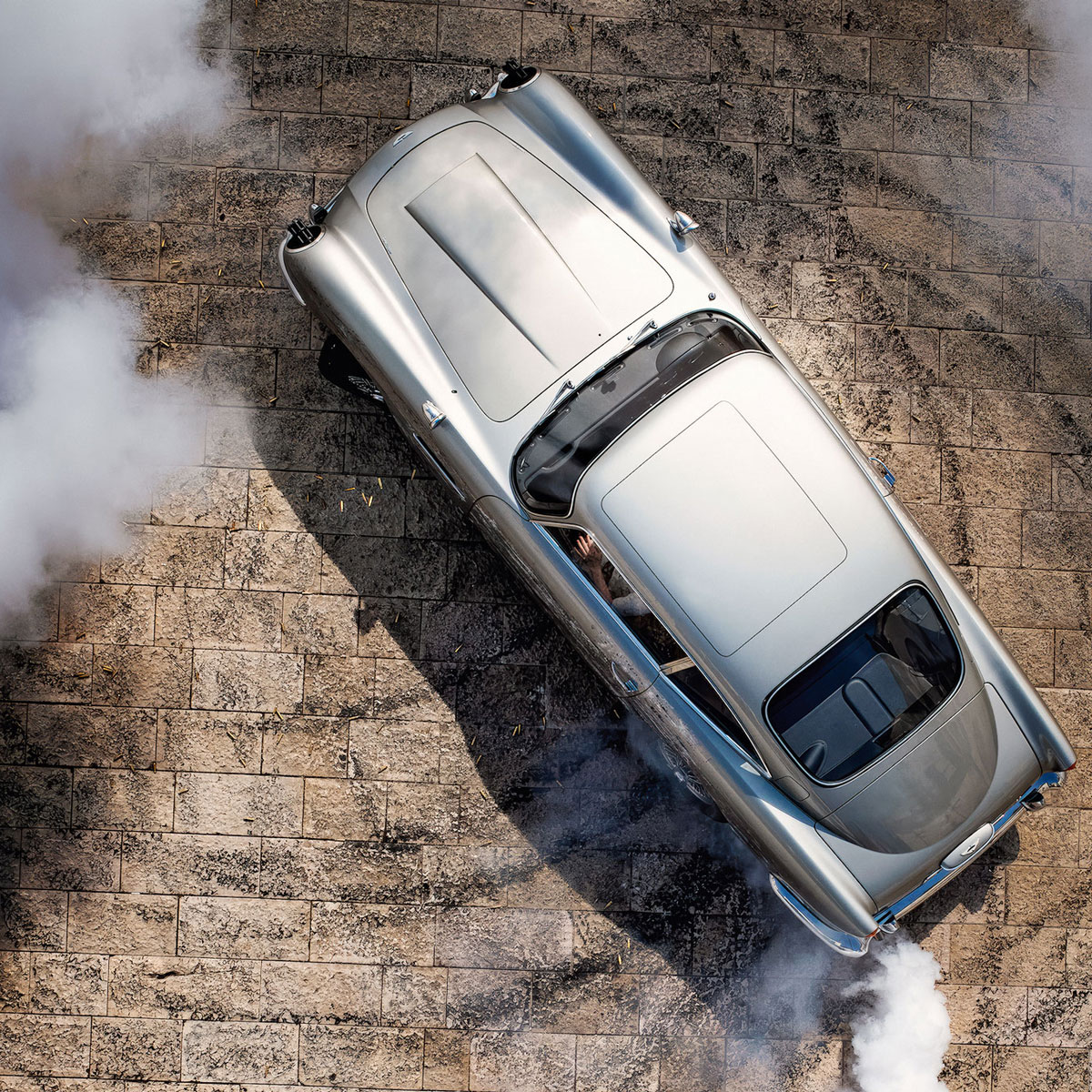 James Bond Cars – No time to Crash